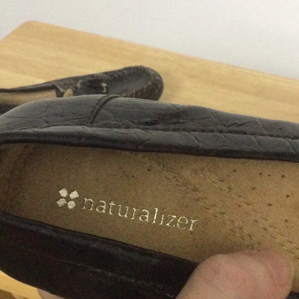 🌞 Naturalizer Brown Gator Croc embossed preppy loafers women size 8